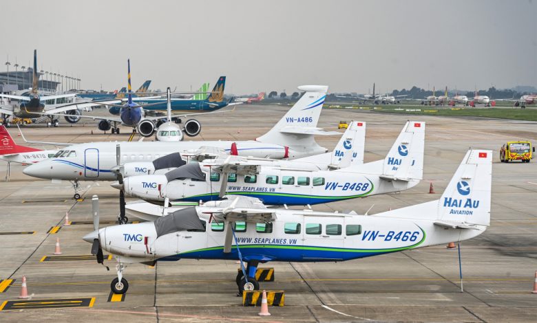 Máy bay đỗ tại sân bay Nội Bài. Ảnh: Giang Huy